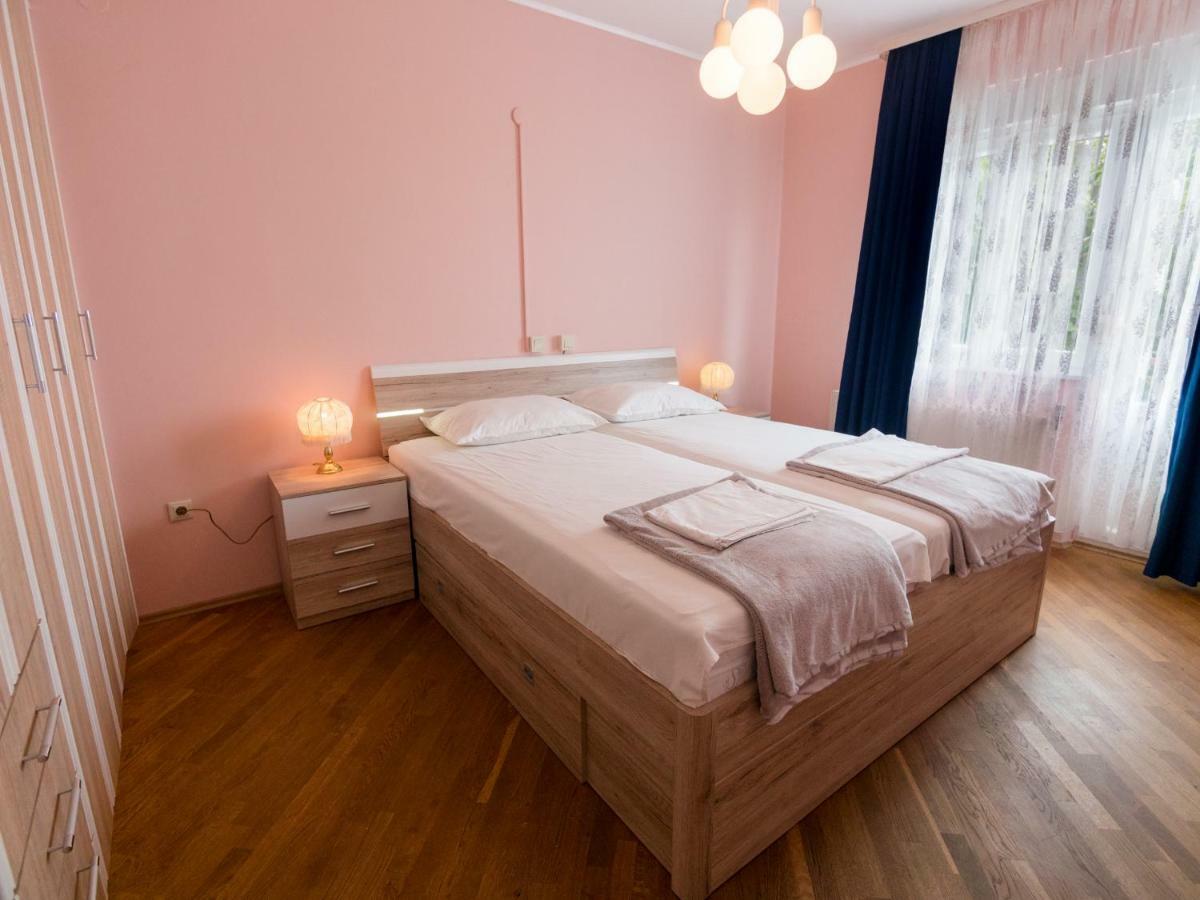 Apartment 689 Banjol